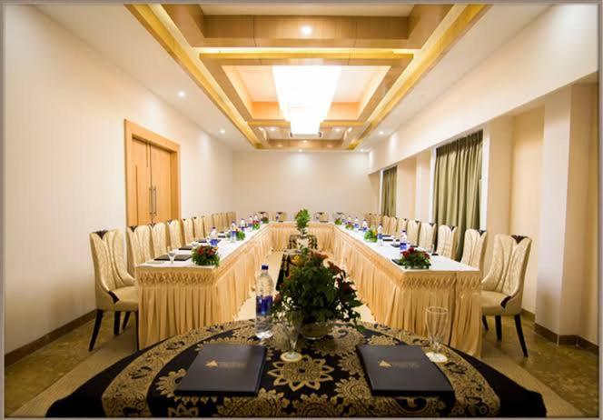 The Celestial Park, Bhopal Hotel Exterior foto